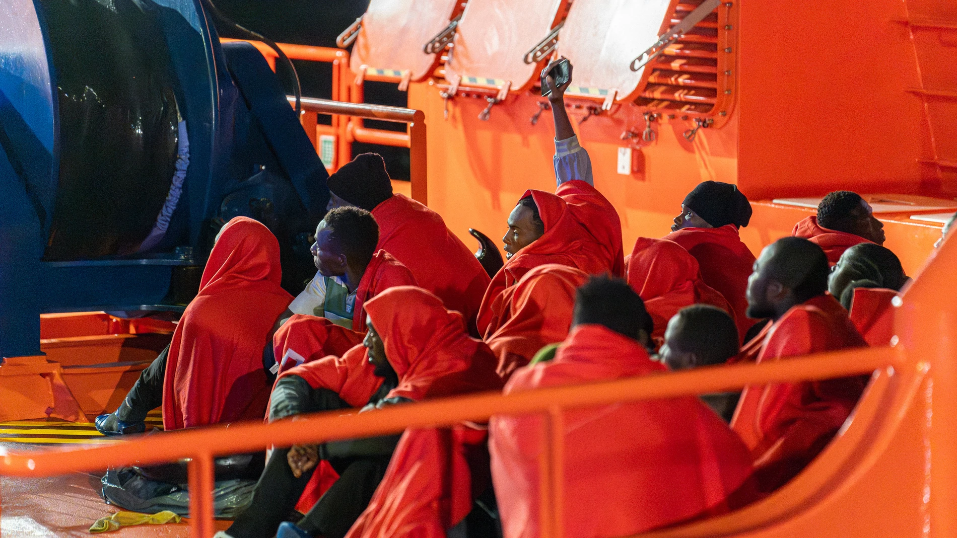 Decenas de personas son rescatadas, a 10 de septiembre de 2024, en Lanzarote, Islas Canarias (España). Los migrantes han sido rescatados en alta mar por parte de Salvamento Marítimo.11 SEPTIEMBRE 2024;MIGRANTES;PATERA;CAYUCO;INMIGRACIÓN;SALVAMENTO;Europa Press Canarias10/09/2024