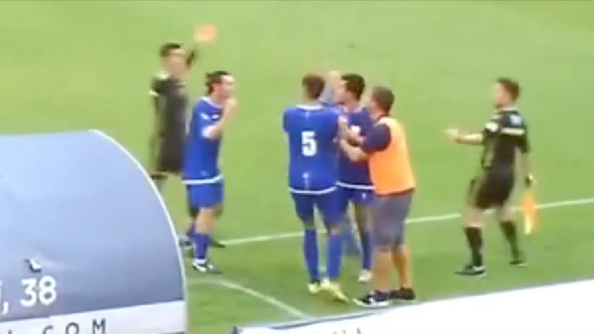 Momento de la expulsión de Alessio Guidotti