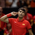 Alcaraz celebra un punto ante Machac