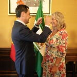 Juanma Moreno y Rocío Hernández