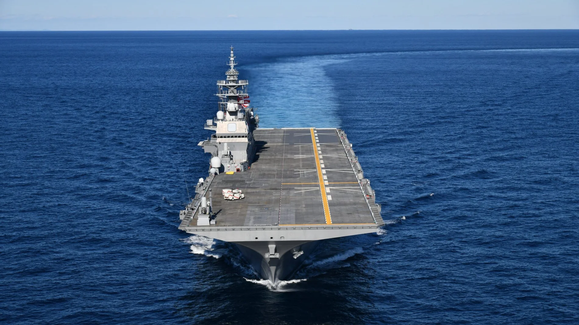 El portaaviones japonés JS Kaga de la clase Izumo tras su remodelación