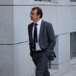 Álvaro Sánchez Manzanares, a su llegada para declarar como imputado en el "caso Koldo" en la Audiencia Nacional, 