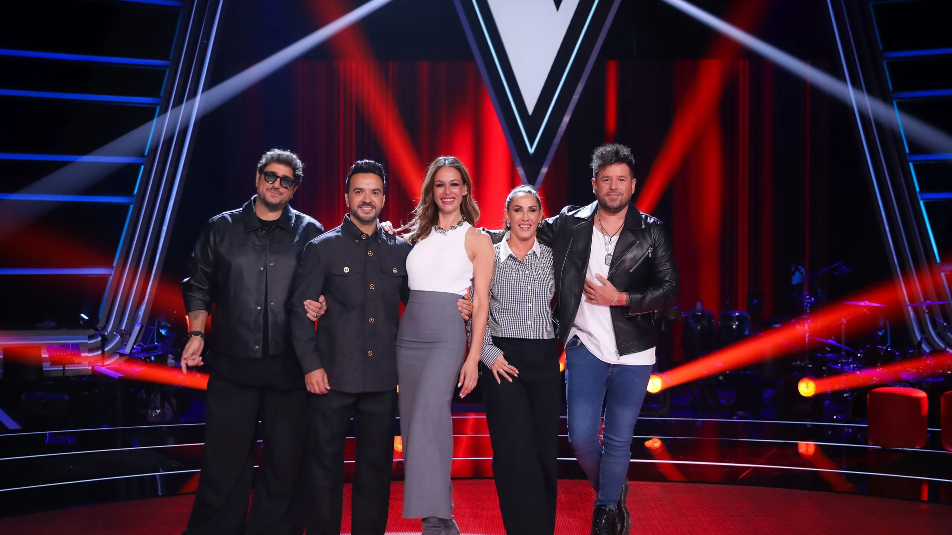 Antonio Orozco, Luis Fonsi, Eva González, Malú y Pablo López posan durante la presentación de la nueva edición de 'La Voz'