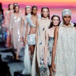 Odette Álvarez en Mercedes-Benz Fashion Week 2024.
