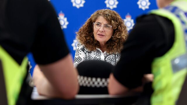 La ministra británica de Policía y Delincuencia, Diana Johnson