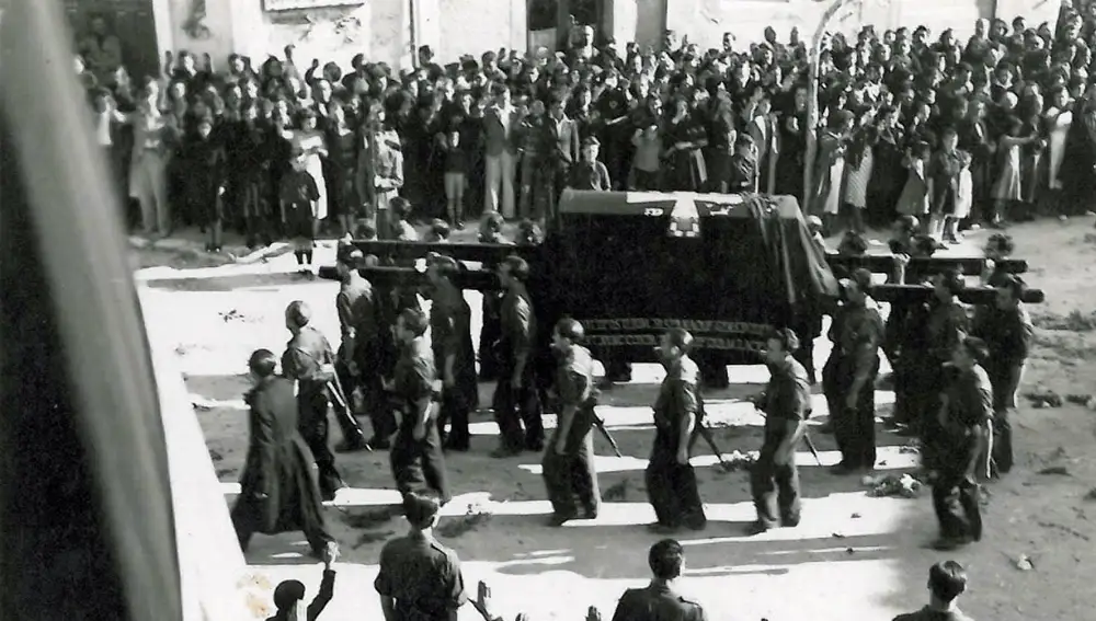 Traslado de el féretro de José Antonio Primo de Rivera