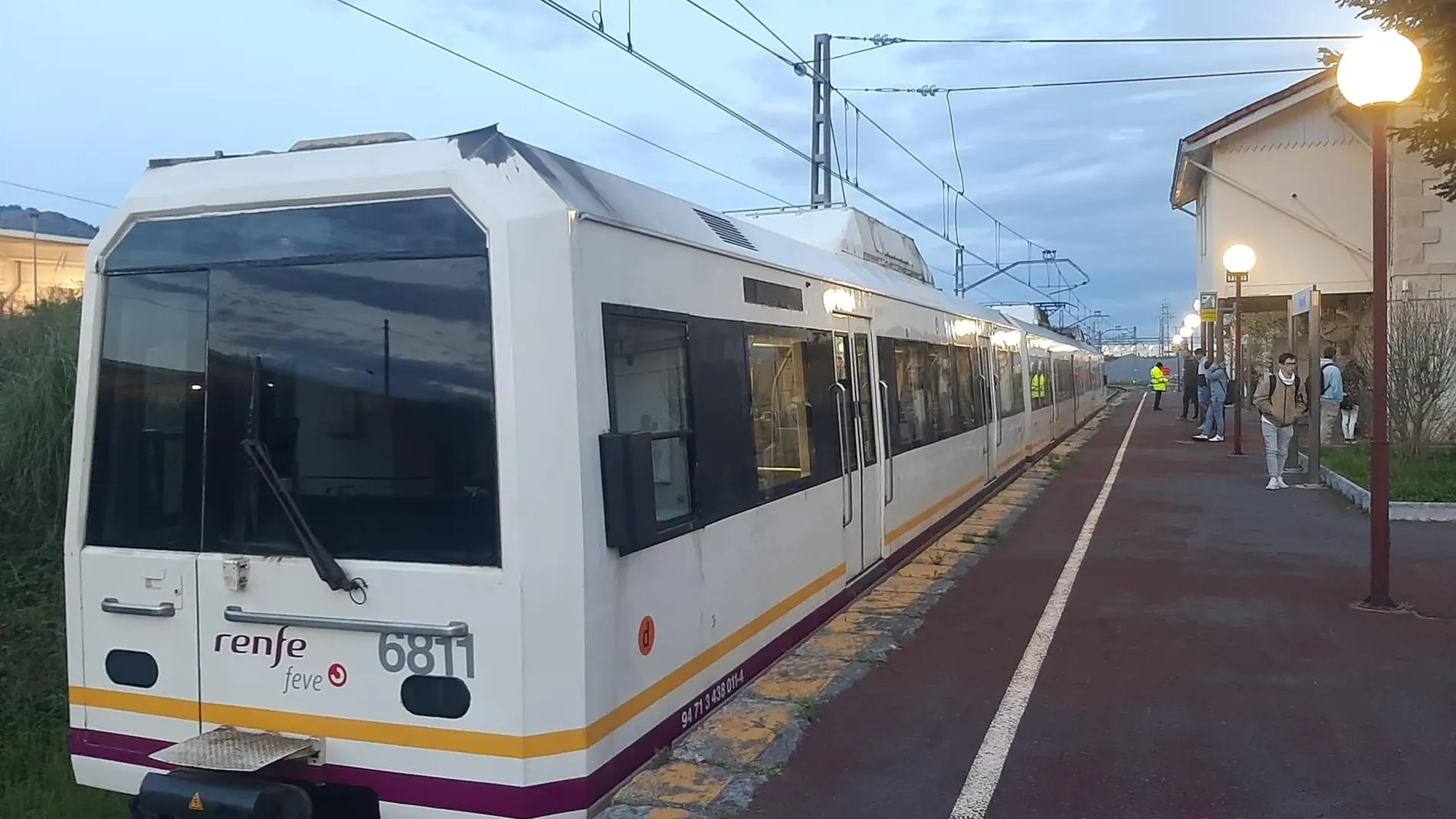 Interrumpida la circulación de trenes entre Llanes (Asturias) y Unquera (Cantabria) por acumulación de agua
