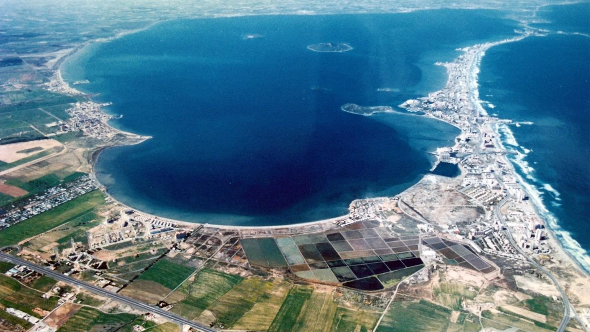 Vistas aéreas Cartagena La Manga del Mar Menor REMITIDA / HANDOUT por AYUNTAMIENTO DE CARTAGENA Fotografía remitida a medios de comunicación exclusivamente para ilustrar la noticia a la que hace referencia la imagen, y citando la procedencia de la imagen en la firma 13/09/2024