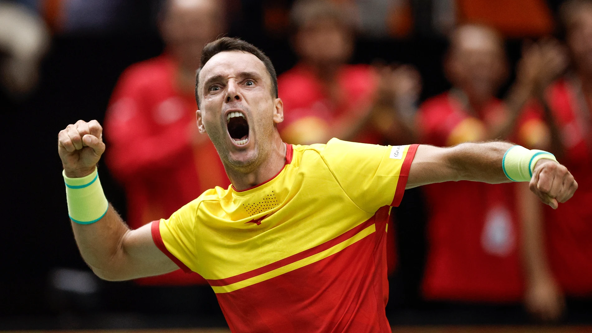 Roberto Bautista celebra la victoria ante Fils