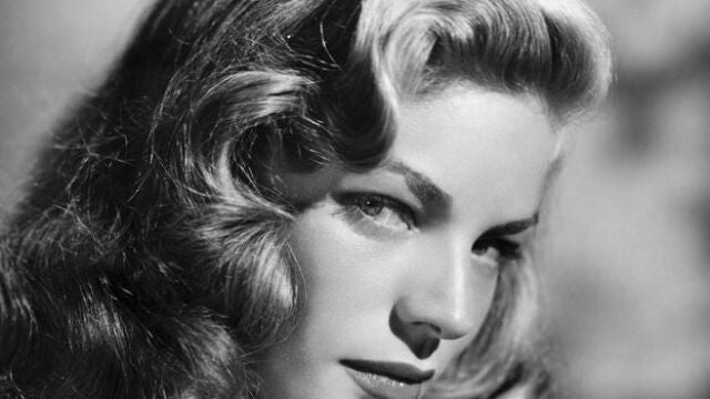 Uno de los rasgos más significativos de la potencia interpretativa de Bacall residía en su mirada, llena de desafío e inteligencia