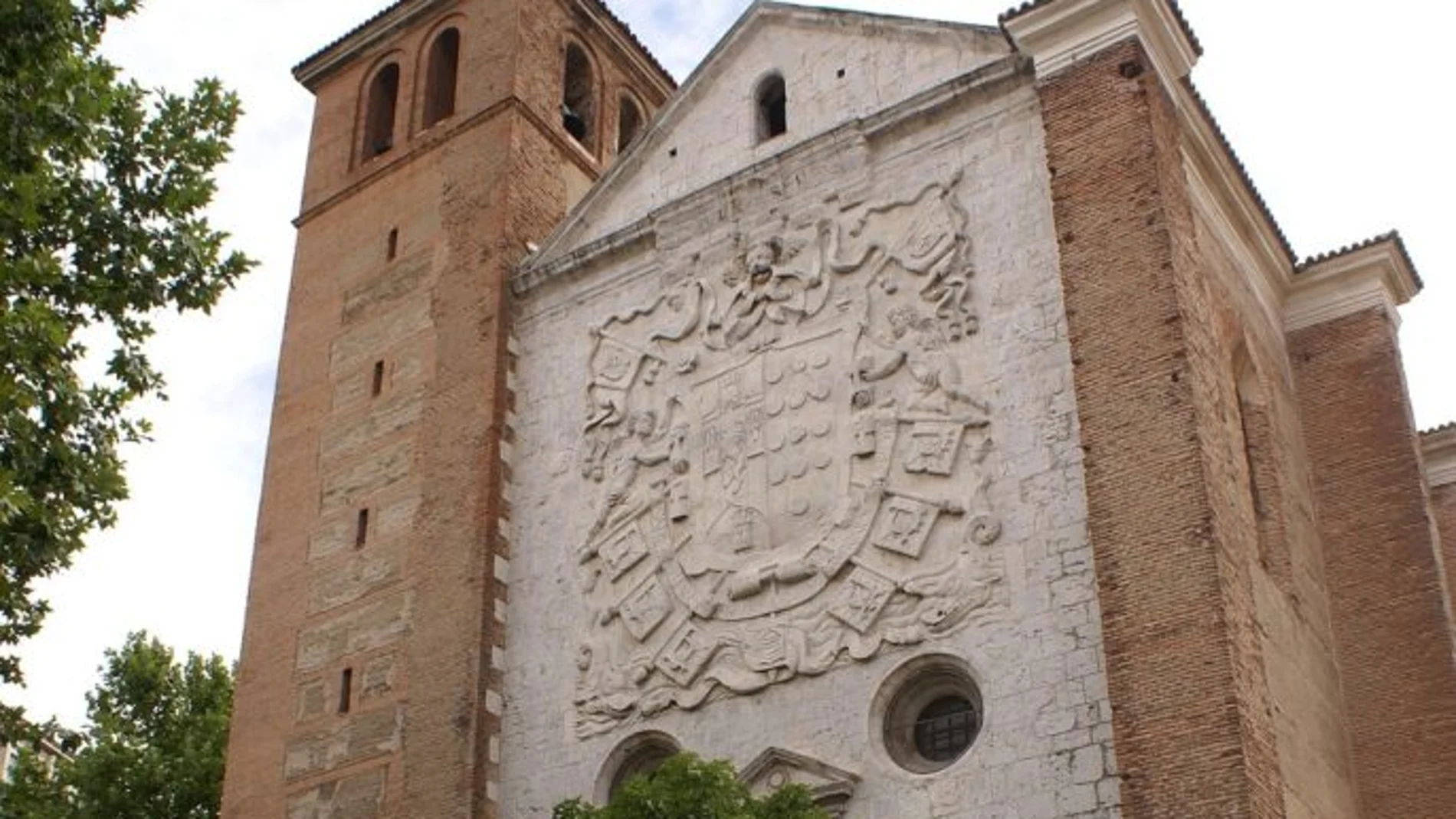 Iglesia de Santa María la Magdalena de Valladolid que cuenta con el escudo de piedra más grande del mundo