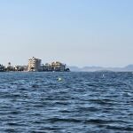 Balizamiento en el Mar Menor durante 2023 con boyas similares a las que se utilizarán.