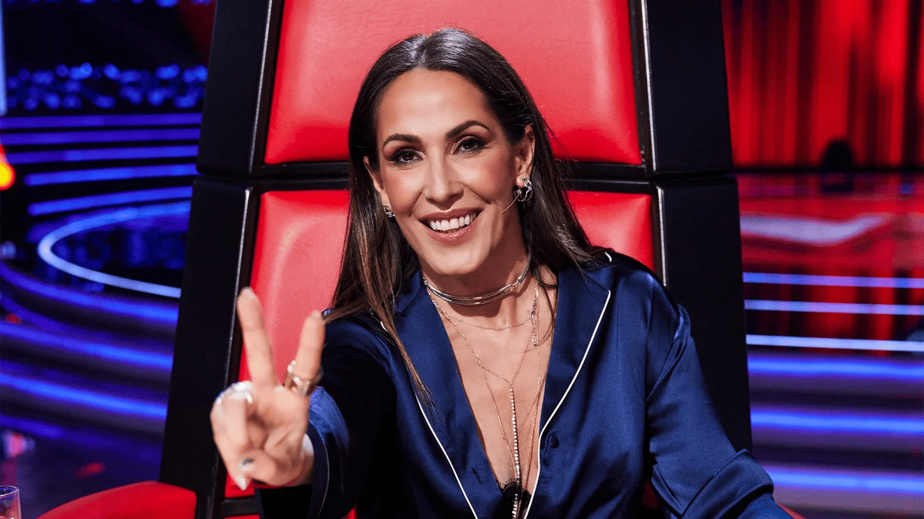 Malú con un look pijamero en la primera noche de audiciones a ciegas de La Voz.