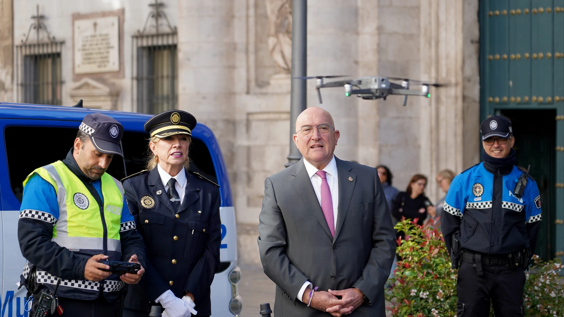 El alcalde de Valladolid, Jesús Julio Carnero, preside el acto oficial con motivo de la celebración del ‘Día de la Policía Municipal 2024’