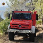 El incendio de Simat ya no tiene llama y evoluciona favorablemente