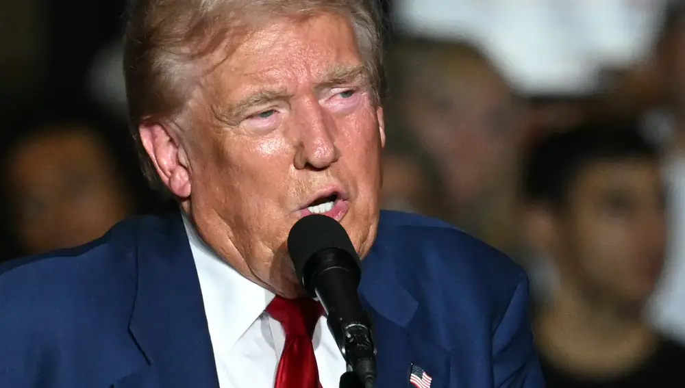 Trump está "a salvo tras un tiroteo en las inmediaciones de donde se encontraba", según su campaña