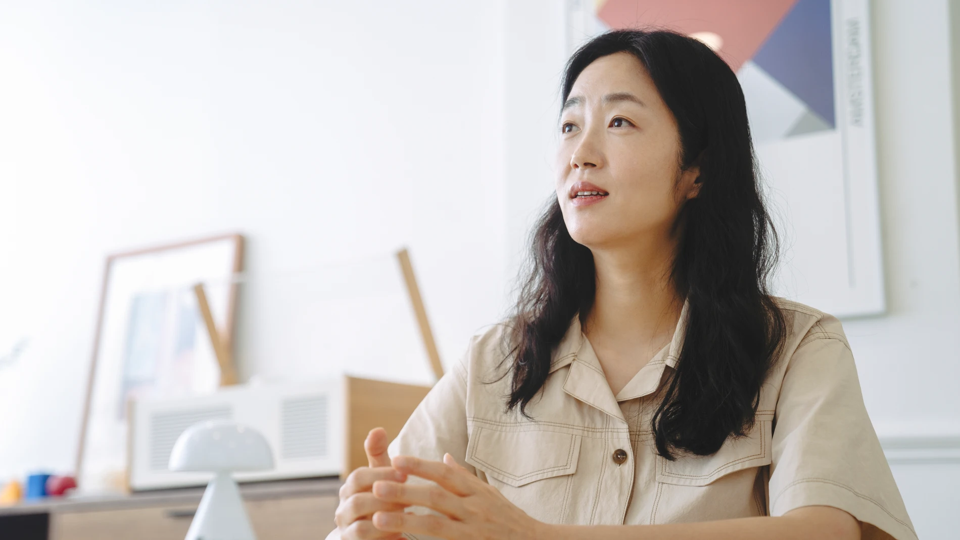 La escritora surcoreana Hwang Bo-Reum durante la entrevista