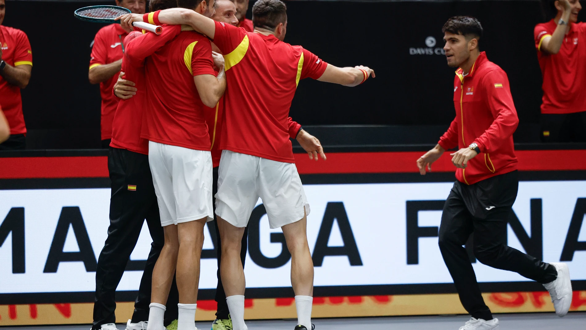 El equipo español celebra la victoria ante Australia