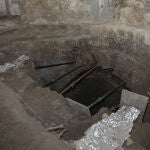Las obras en la capilla de San Isidro o de San Jerónimo han permitido desenterrar una gran bóveda anterior a la catedral románica,con multitud de restos oseos, situada a la misma profundidad que la de San Antolín, que podría datar de la época visigótica o prerrománica