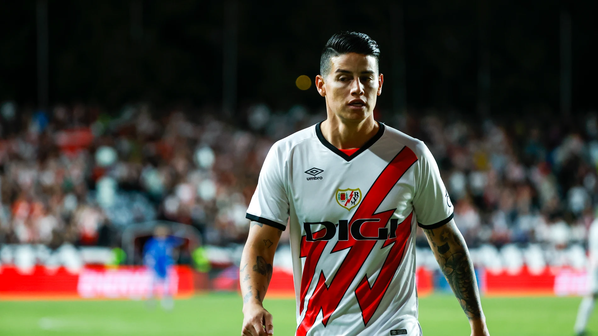 MADRID, 16/09/2024.- El centrocampista colombiano del Rayo Vallecano James Rodríguez durante el partido de la quinta jornada de LaLiga que Rayo Vallecano y Osasuna disputan este lunes en el estadio de Vallecas. EFE/Juanjo Martín