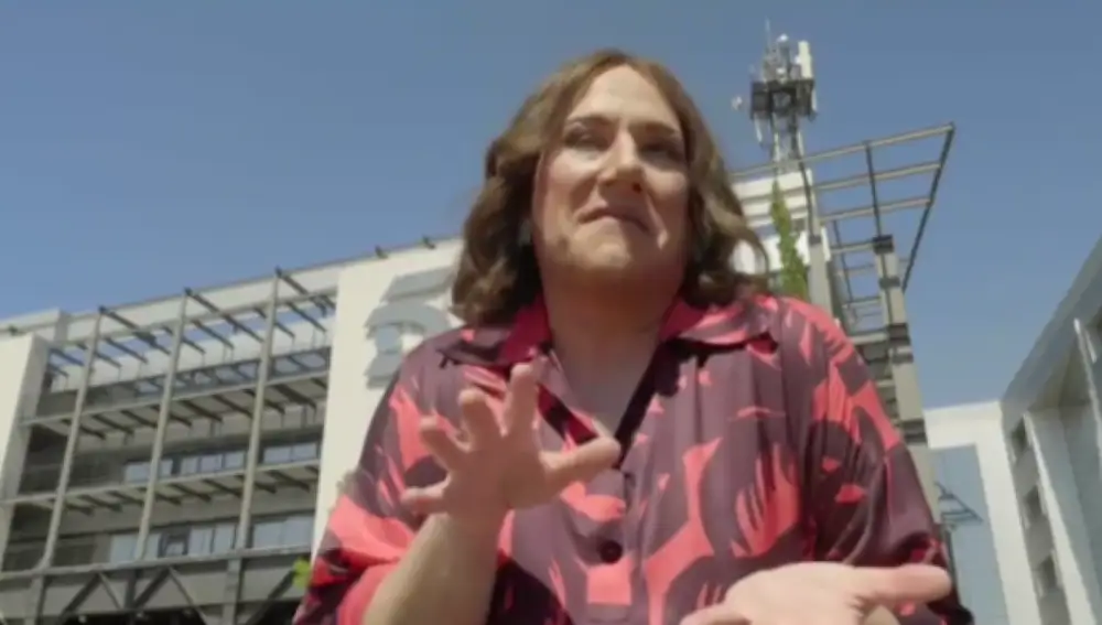 Carlos Latre en la piel de Tamara Falcó