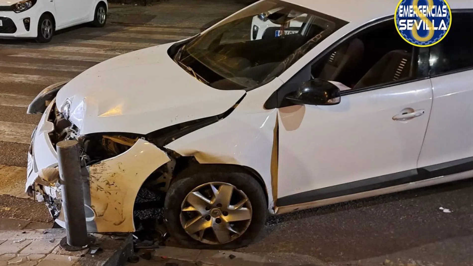 Incidente de un conductor de un vehículo este fin de semana en la barriada que fue golpeado a otros coches estacionados