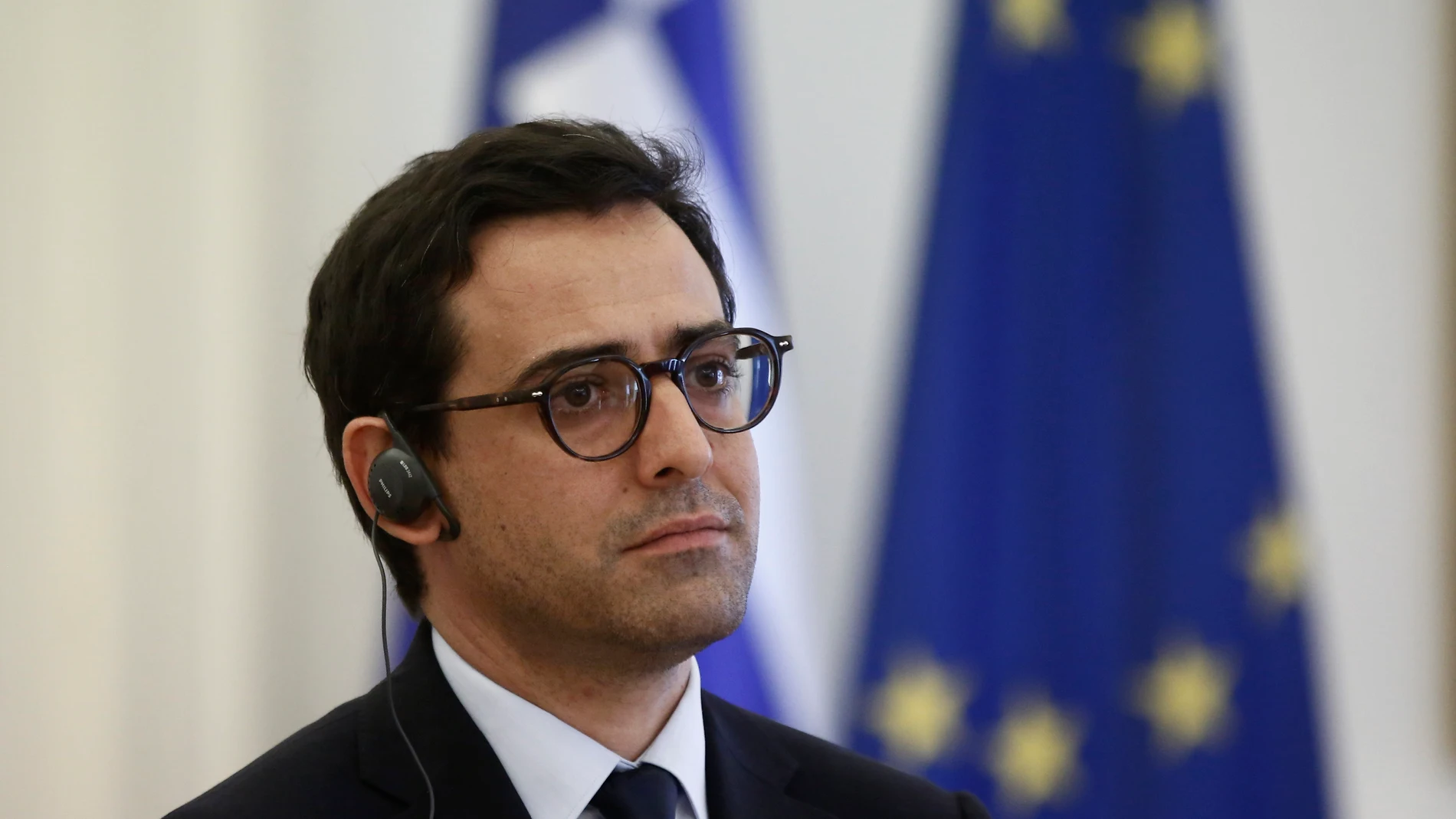 Athens (Greece), 16/09/2024.- France's Minister for Foreign and European Affairs Stephane Sejourne, listens to Greece's Foreign Minister George Gerapetritis, during the joint conference after their meeting in Athens, Greece, 16 September 2024. (Francia, Grecia, Atenas) EFE/EPA/YANNIS KOLESIDIS