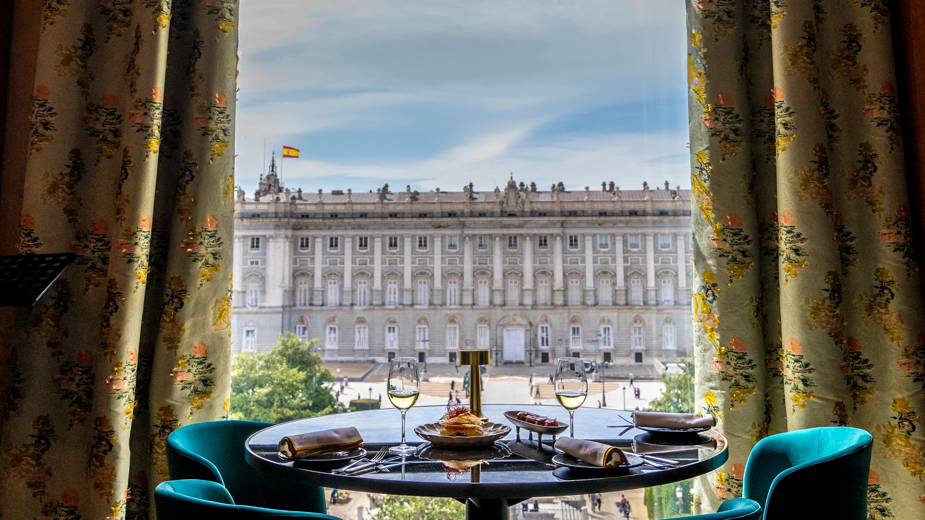 Vistas del Palacio Real de Madrid desde el restaurante Papagena