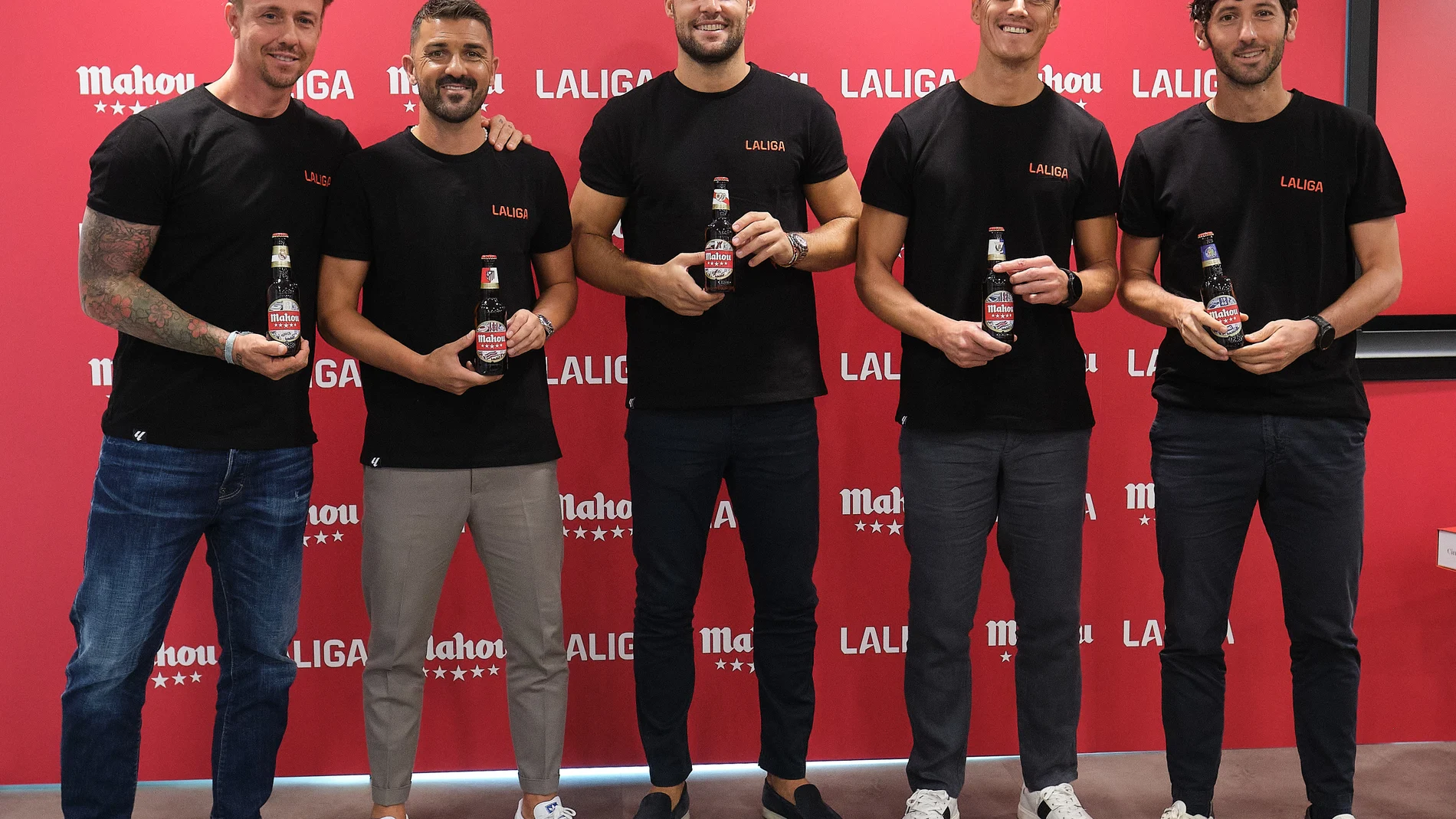 (Foto de ARCHIVO) Los exjugadores José María Gutiérrez 'Guti', David Villa, Esteban Granero, Mario Suárez y Martín Mantovani, en un evento de Mahou. REMITIDA / HANDOUT por MAHOU Fotografía remitida a medios de comunicación exclusivamente para ilustrar la noticia a la que hace referencia la imagen, y citando la procedencia de la imagen en la firma 31/12/1979