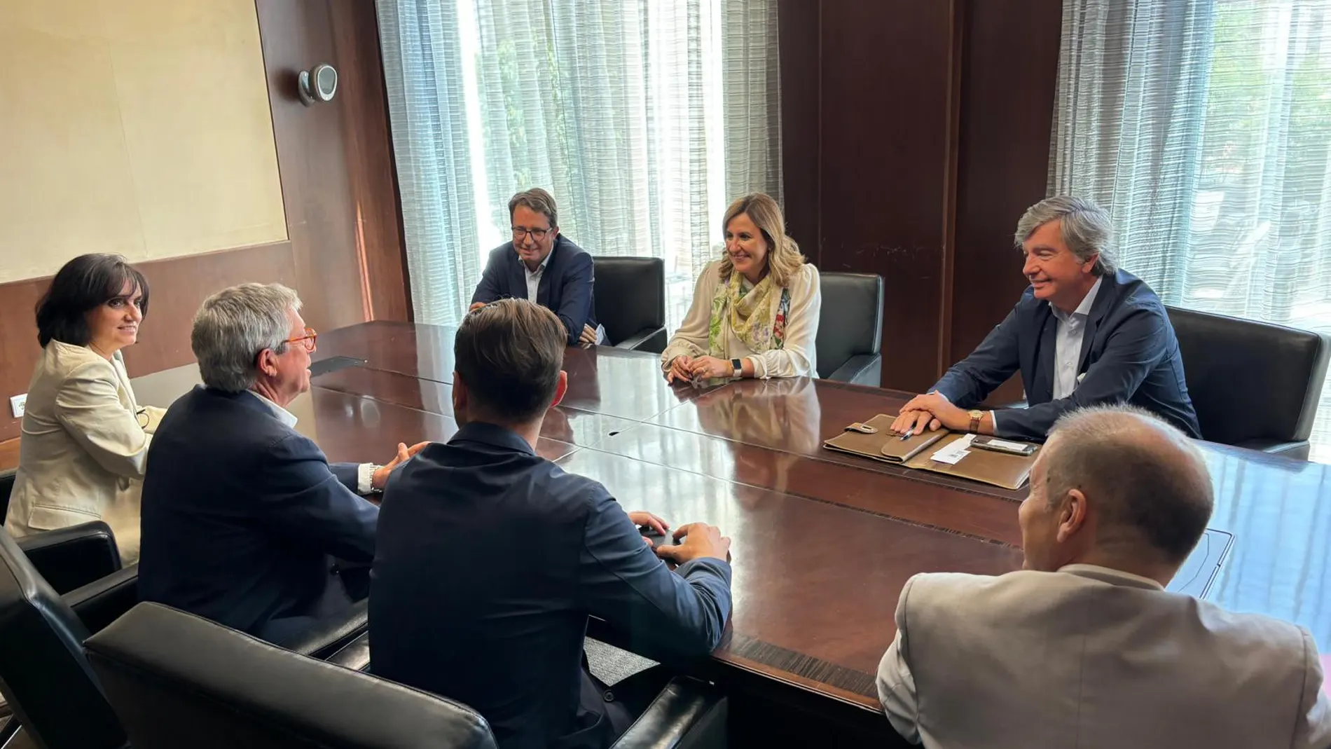 La alcaldesa Catalá y el edil Giner con el Consejo Asesor de Urbanismo