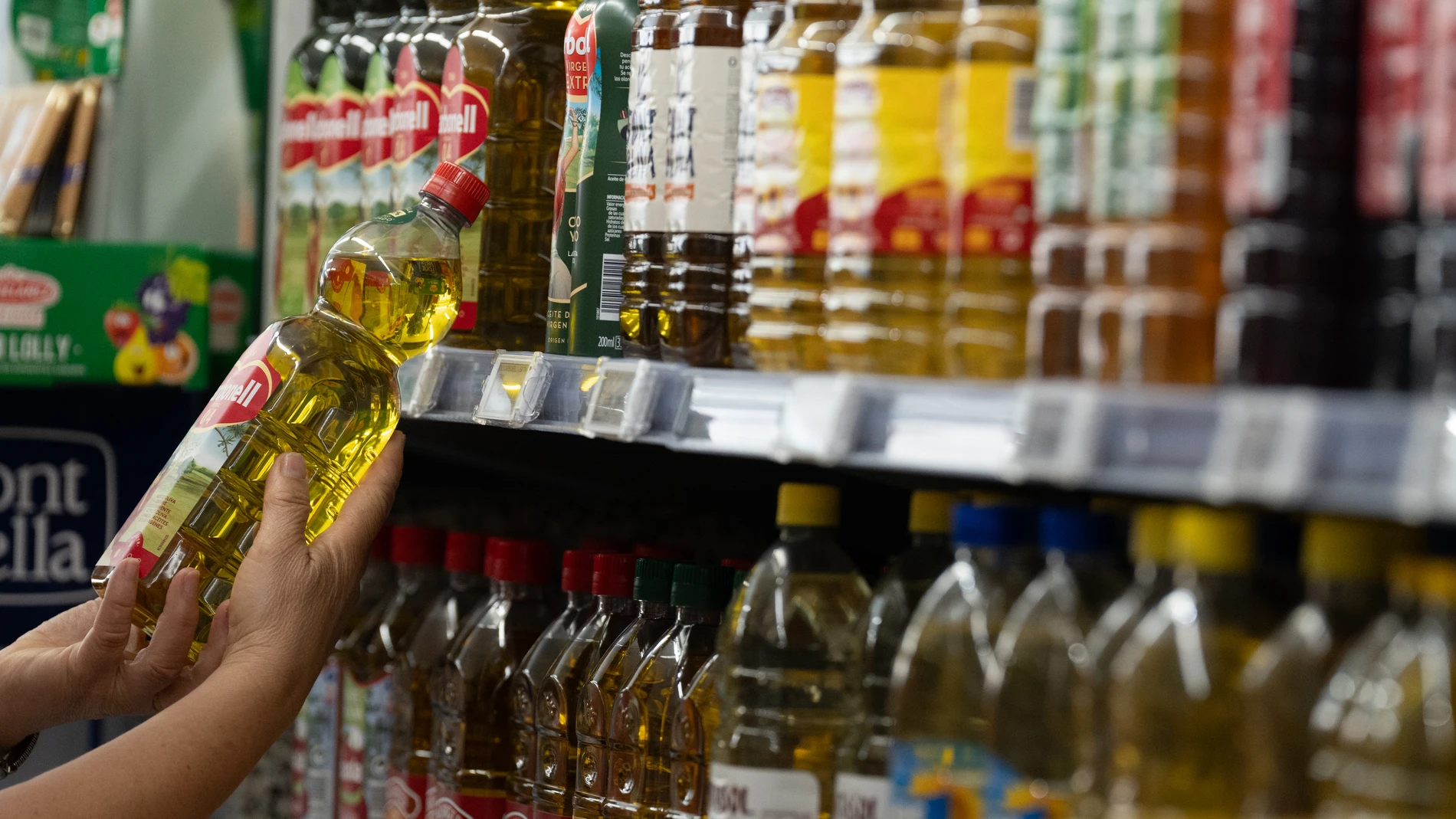 Las causas por las que no bajará el precio del aceite hasta mediados de noviembre «como mínimo»