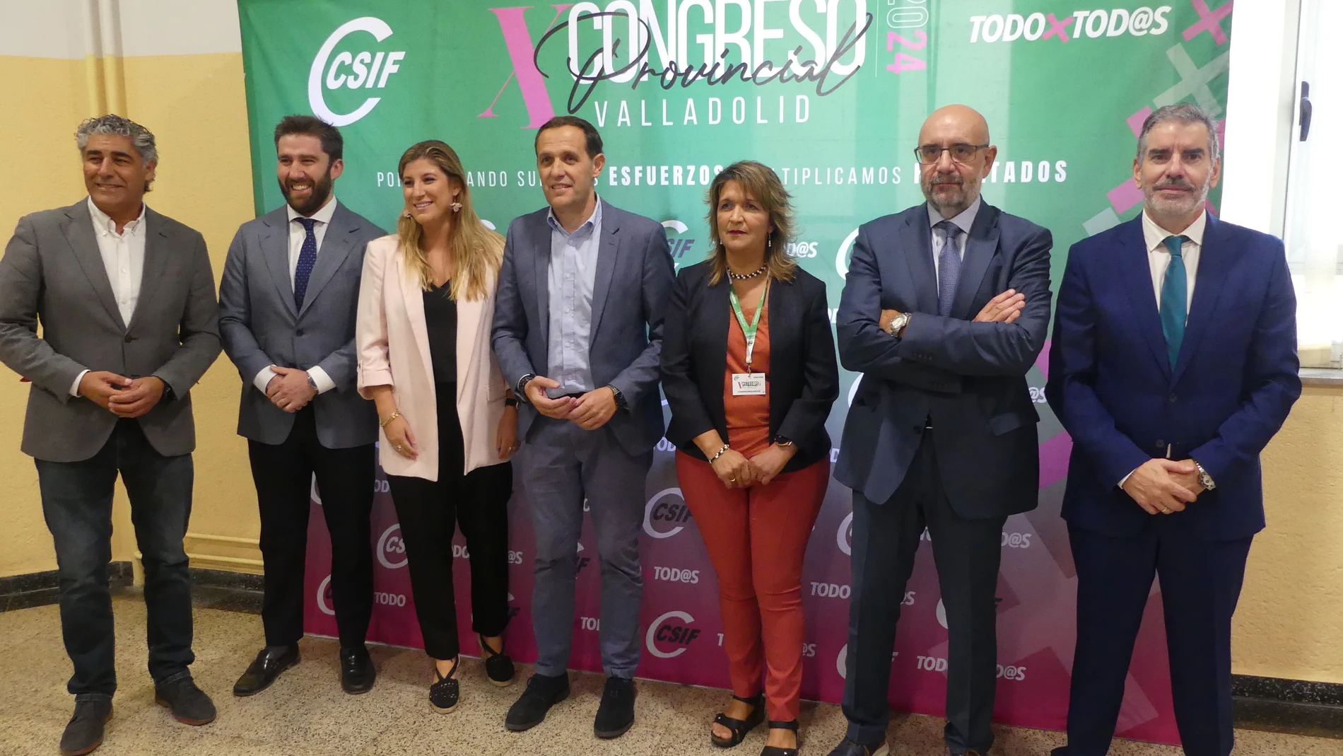 Benjamín Castro junto a María José San Román y Conrado Íscar, entre otros