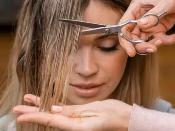 ¿Hasta dónde debo cortarme las puntas para dejar el pelo sano? Truco para saber si el pelo está sano.