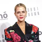 Amelia Bono con blazer de Redondo Brand.