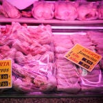 La OCU repasa la evolución de los precios de la cesta de la compra en los distintos supermercados, comunidades autónomas y productos en el último año