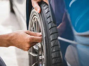 Existen varios tipos de neumáticos en el mercado, en función de varios parámetros como el tipo de vehículo Existen varios tipos de neumáticos en el mercado, en función de varios parámetros como el tipo de vehículo