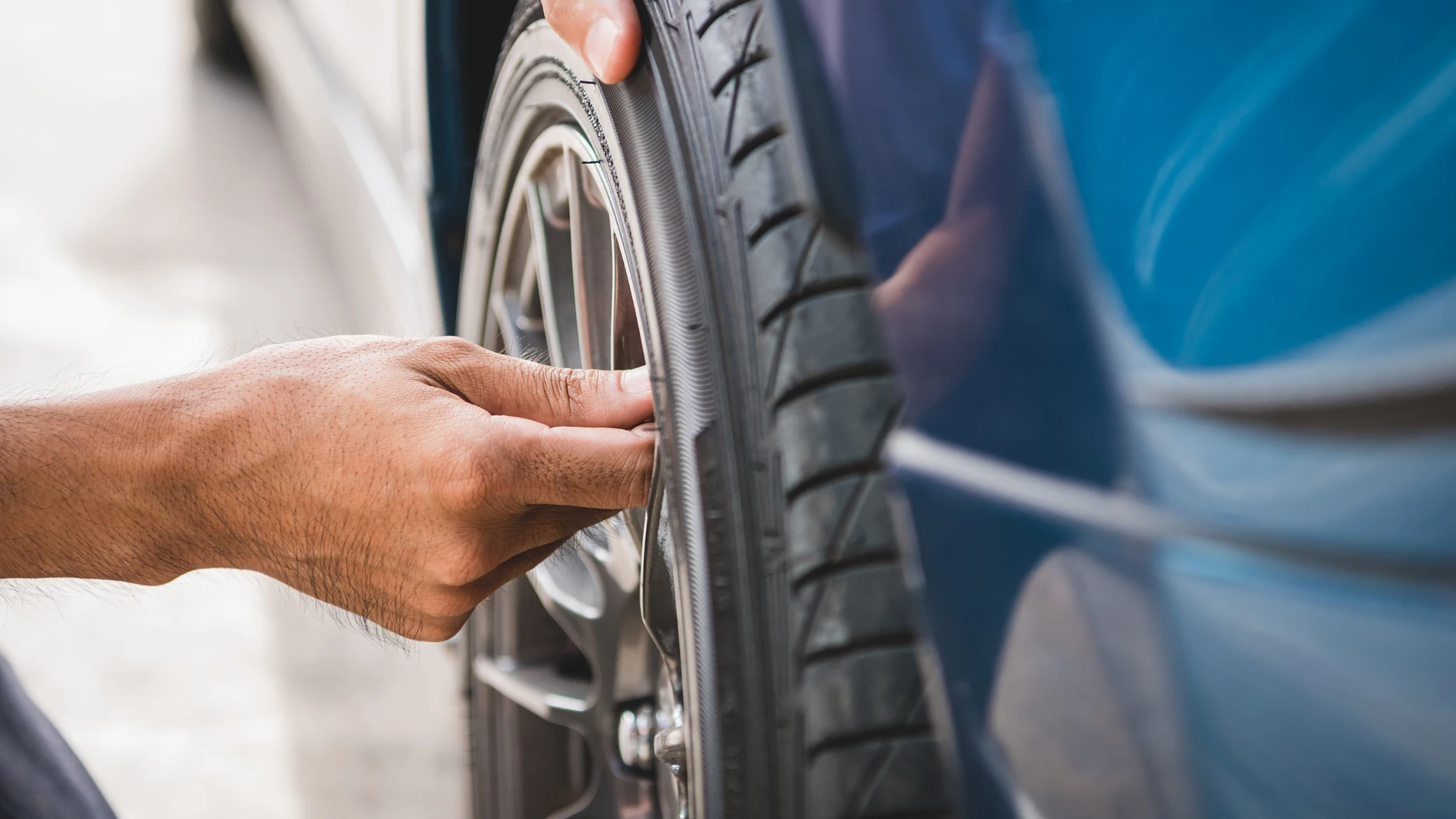Existen varios tipos de neumáticos en el mercado, en función de varios parámetros como el tipo de vehículo