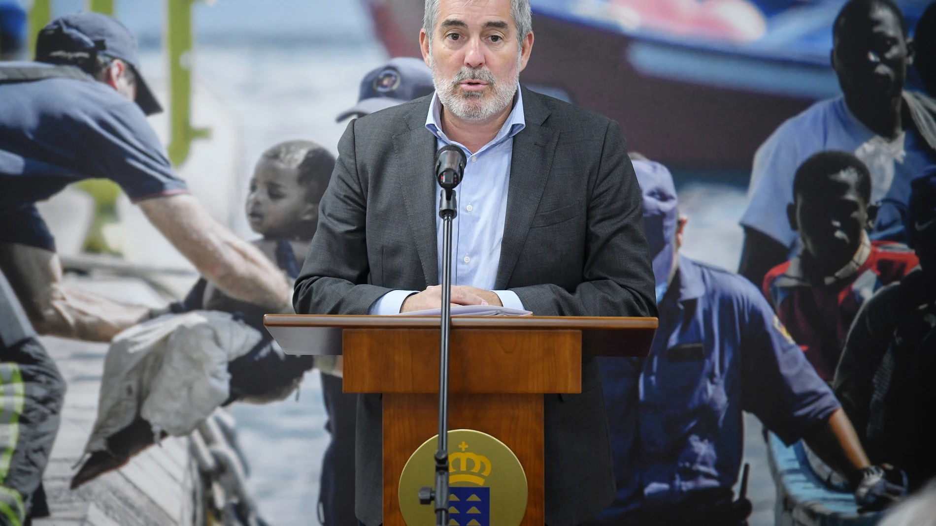 El presidente de Canarias, Fernando Clavijo, durante la comparecencia ante los medios de comunicación, en la Sede de la Delegación del Gobierno de Canarias, a 17 de septiembre de 2024, en Madrid (España). Dicho acto se produce tras la reunión de Clavijo con los ministros con competencias en materia migratoria para tratar de acercar posturas sobre la gestión de los menores migrantes no acompañados ante el riesgo de que el asunto acabe en el Tribunal Constitucional. 17 SEPTIEMBRE 2024;INTERMIN...