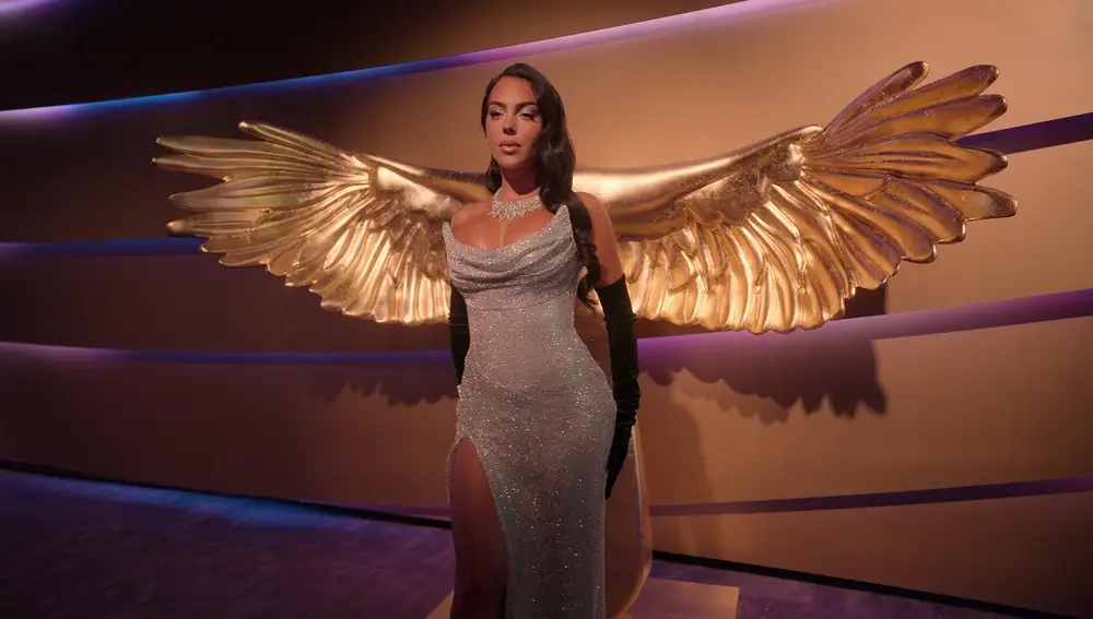 Georgina Rodríguez con vestido acabado pedrería.
