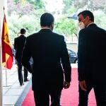 Juanma Moreno y Pedro Sánchez, durante la primera reunión que mantuvieron en La Moncloa el 17 de junio de 2021