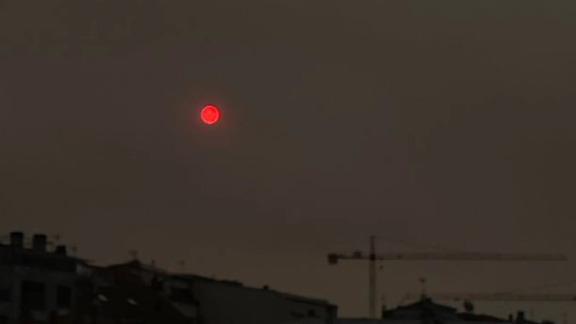 El humo de los incendios de Portugal se extiende por la franja atlántica