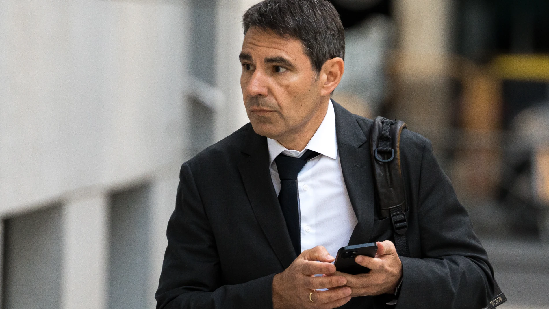 El Director General de Presupuestos del Ministerio de Hacienda y Función Pública, Javier Sánchez Fuentefría, a su llegada para declarar como testigo en el ‘caso Koldo’, en la Audiencia Nacional, a 18 de septiembre de 2024, en Madrid (España). En el juicio se investigan los contratos públicos realizados durante la pandemia de Covid-19, relacionados con la intermediación de Koldo García Izaguirre, así como los posibles casos de corrupción que, directa o indirectamente, tengan relación con las a...