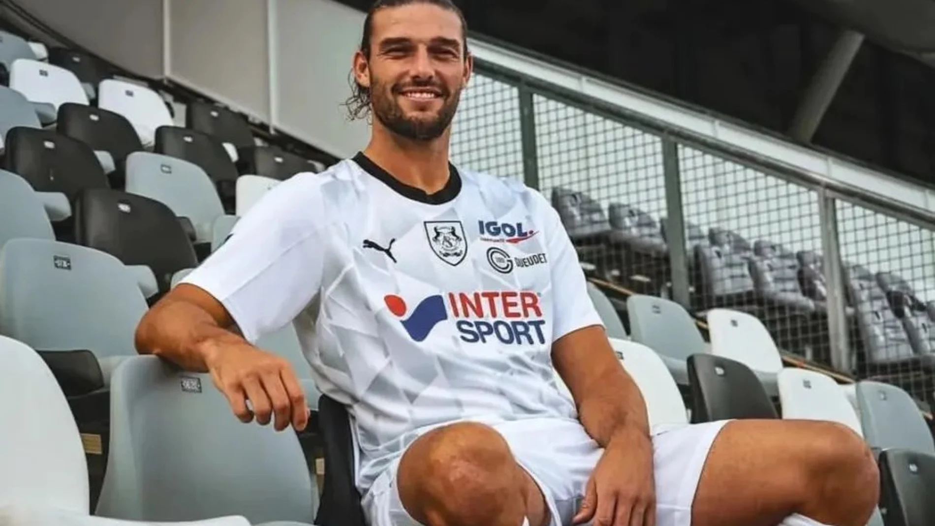 Andy Carroll con el Girondins de Burdeos
