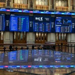 El IBEX 35 se mantiene casi plano tras la apertura, y sube el 0,08 % pendiente de la Fed