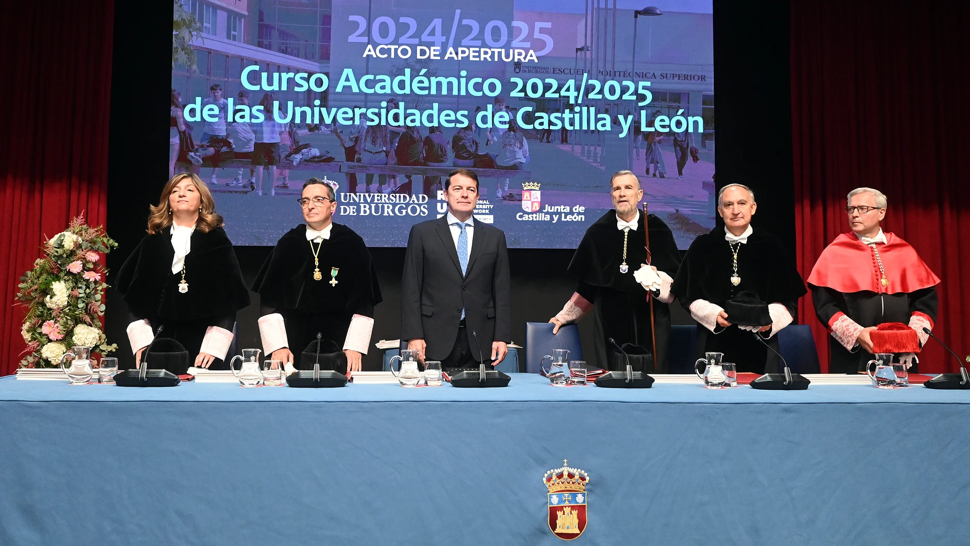 Fernández Mañueco junto con los rectores de las universidades públicas de la Comunidad
