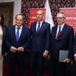Ruiz Gallardón junto a Mario Amilivia, y el alcalde de León, José Antonio Diez, entre otros