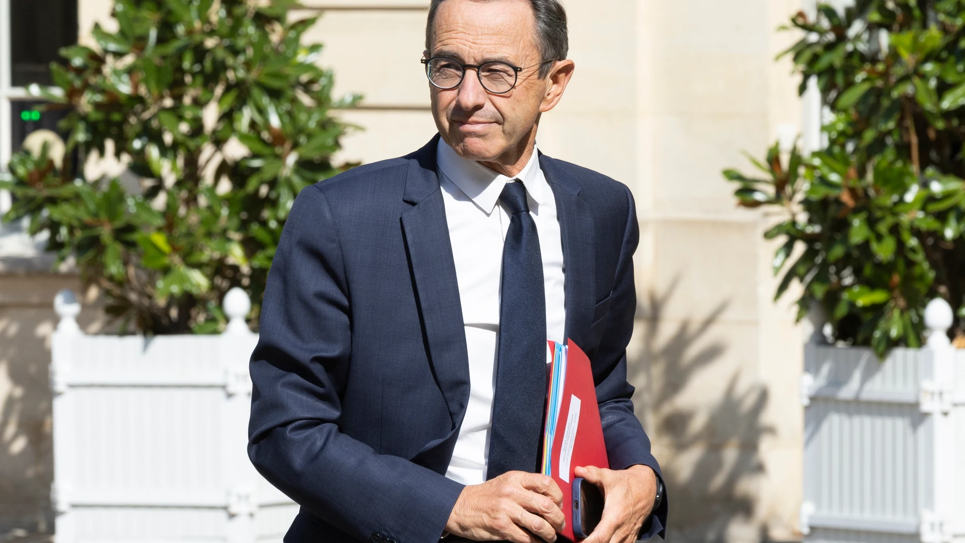 Paris (France), 19/09/2024.- Senate's parliamentary group Bruno Retailleau, arrives at the Hotel De Matignon, French prime ministers' official residence in Paris, France, 19 September 2024. Prime Minister Barnier continues to meet French political figures in the purpose of forming his government. (Francia) EFE/EPA/ANDRE PAIN