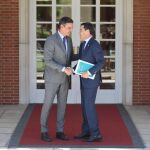 Moreno abordará este viernes con Sánchez un documento de 100 reclamaciones y exigirá multilateralidad en financiación