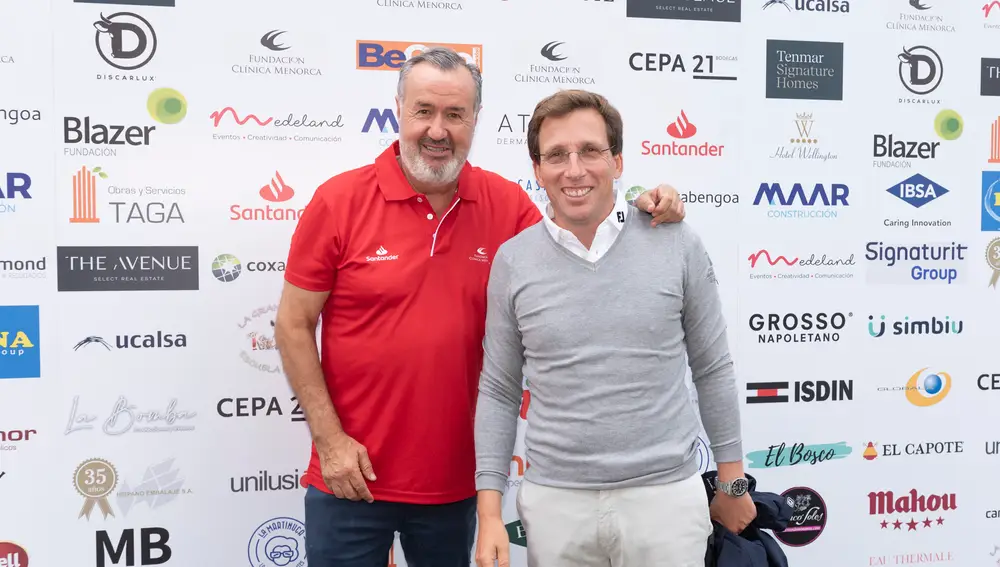 El doctor Martín con José Luis Martínez Almeida