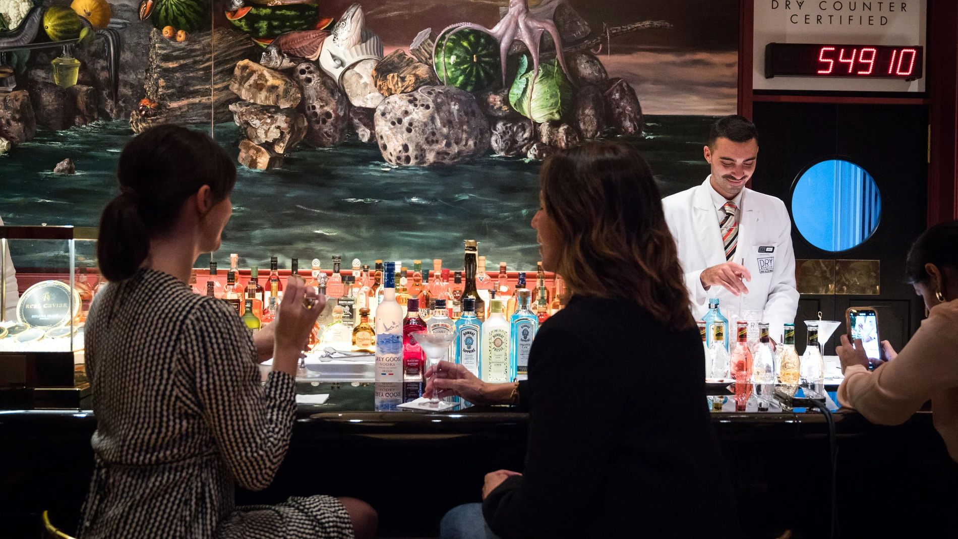 La barra de cócteles de Dry Martini Madrid by Javier de las Muelas